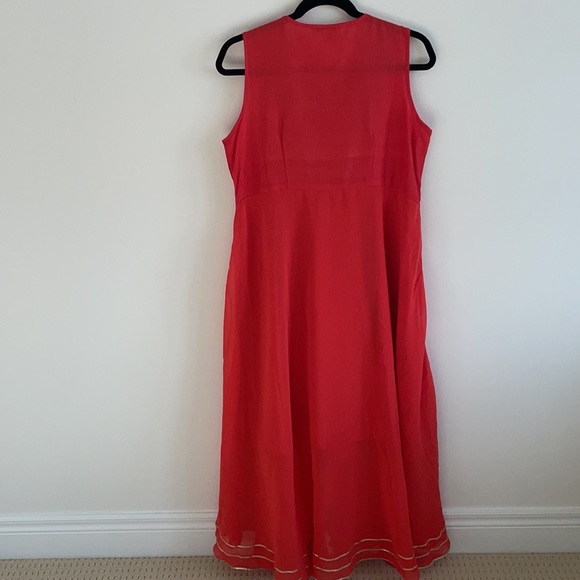 High-Low Style Indian Suit - Picture 4 of 10